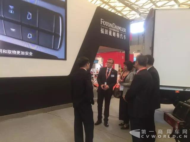 欧曼EST超级卡车亮相中国国际食品和饮料展2.jpg