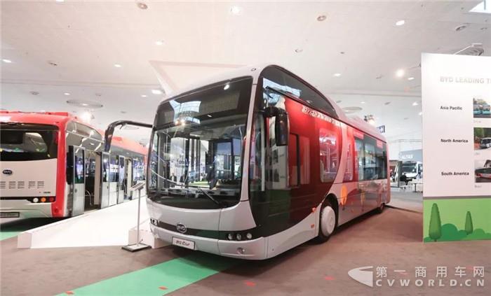 比亚迪12米“模块化”纯电动大巴在德国汉诺威车展上全球首发.jpg