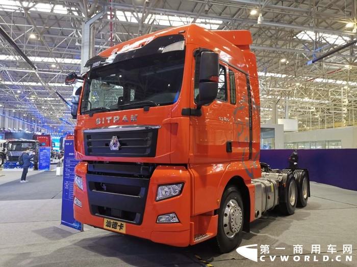 重汽汕德卡G7系列6×4牵引车（经典版），重汽MC13国五发动机.jpg
