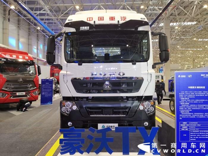 重汽豪沃TX系列4×2牵引车（经典版），潍柴W9H国六发动机.jpg
