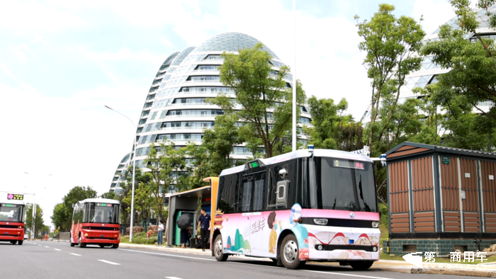 全国首台！东风无人驾驶核酸采集车投入使用6.png
