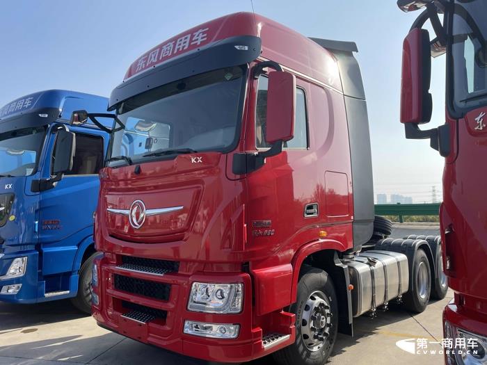 东风天龙KX旗舰嵘耀600马力牵引车2.jpg
