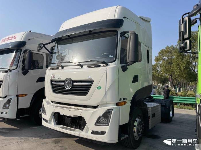 东风天龙KL混合动力牵引车2.jpg