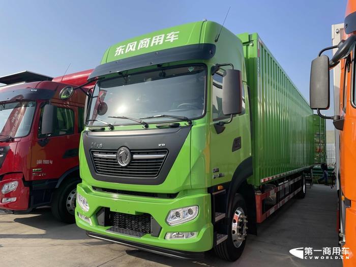 东风天锦KR中长途运输载货车300马力（龙擎）2.jpg