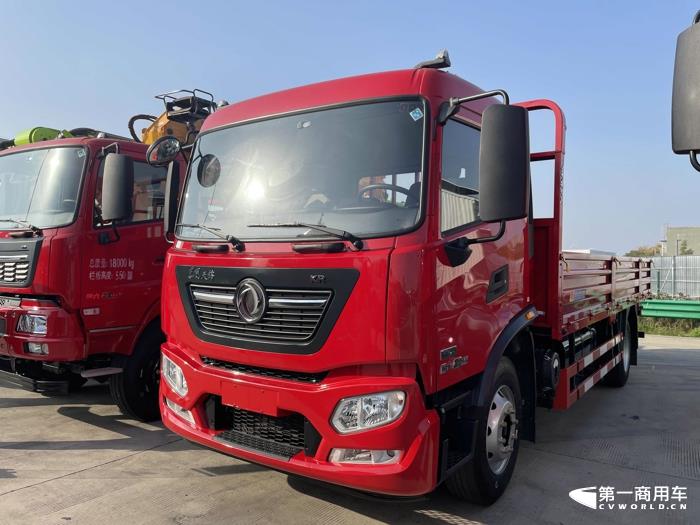 东风天锦KR 240马力载货车2.jpg