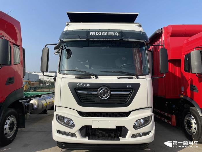 东风天锦KR载货车，搭载东风康明斯4.5升发动机.jpg