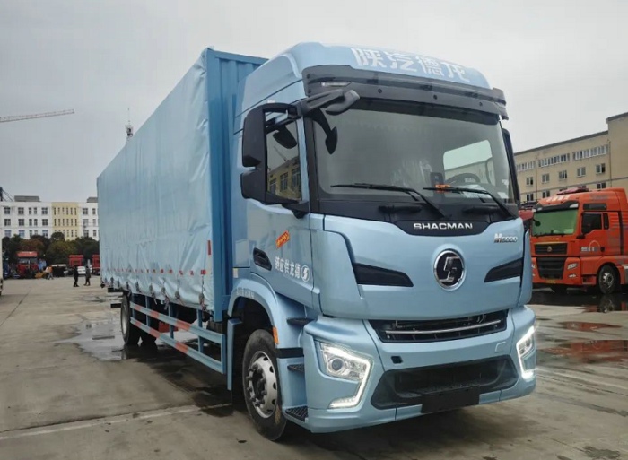陕汽德龙M6000大单桥.jpg