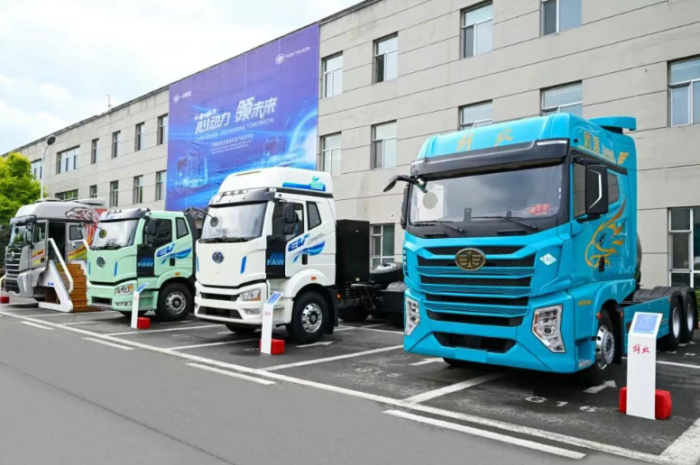 解放牵引车2.png