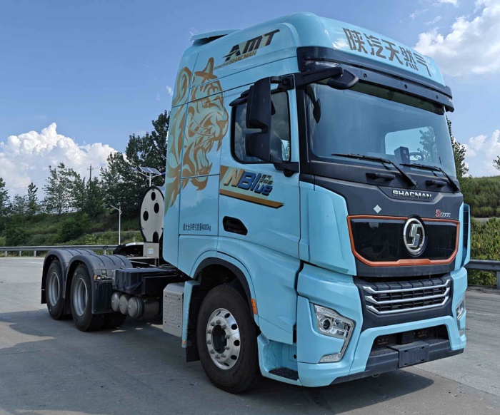 陕汽S6000天然气牵引车搭载潍柴WP16NG720E61发动机，720马力.jpg