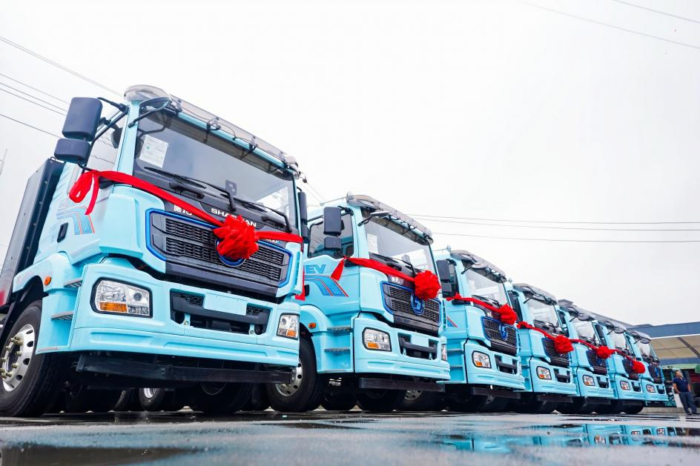 陕汽新能源牵引车.png