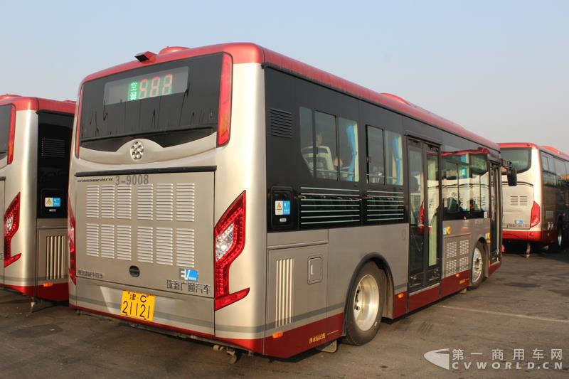 银隆8.5米纯电动公交车