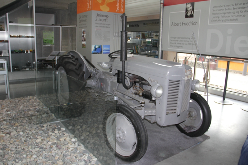这台拖拉机是乌尼莫克的鼻祖，由乌尼莫克创始人弗里德里希设计制造