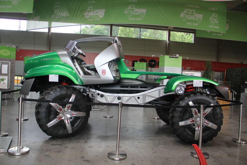 奔驰2011年推出的乌尼莫克概念车，全球似乎仅此一辆！