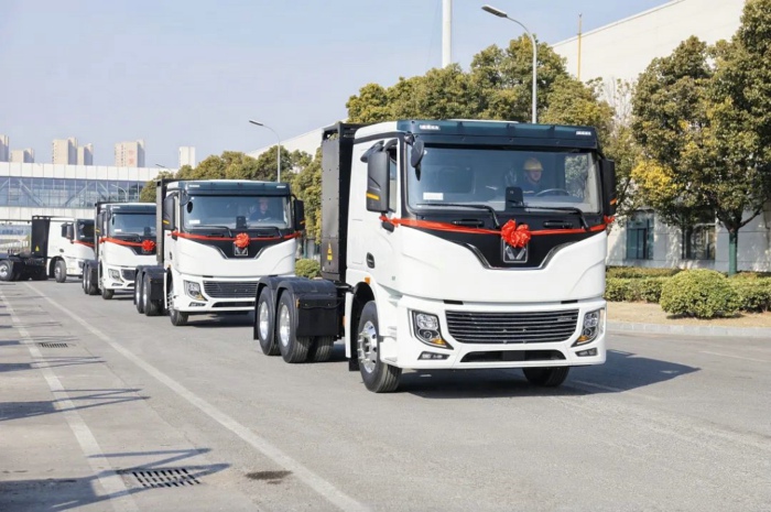 徐工换电牵引车3.jpg