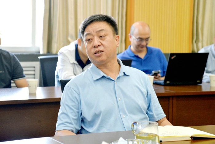 东风商用车召开营销事业部干部大会5.jpg