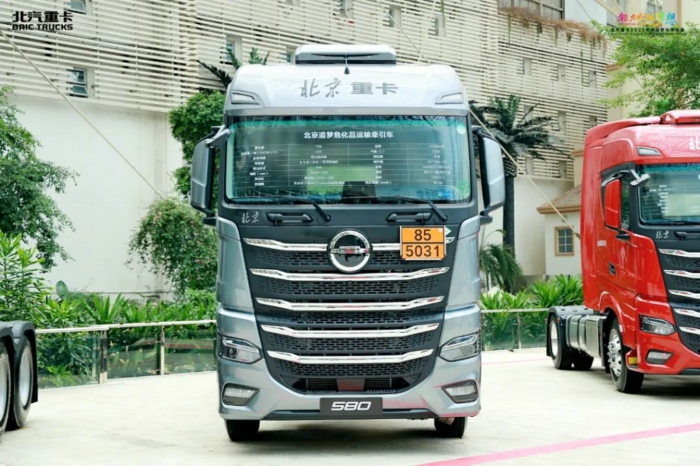 北汽重卡追梦580燃气重卡.jpg